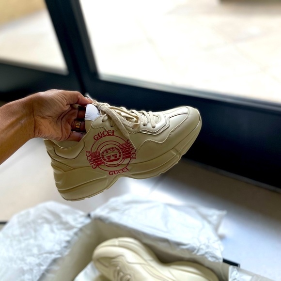 GUCCI Rhyton Logo Leather Sneaker - Picture 3 of 6